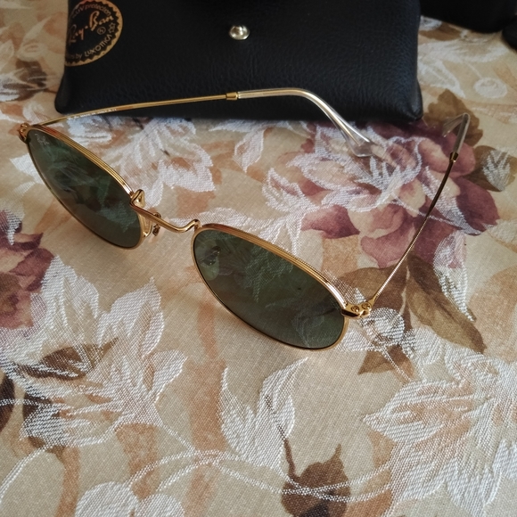 Ray-Ban Round Metal Sunglasses - Picture 5 of 5